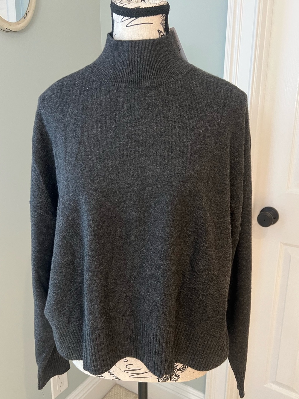 NWT Ultrasoft Relaxed Heathered Mock Neck Sweater | SZ M | Relaxed Fit